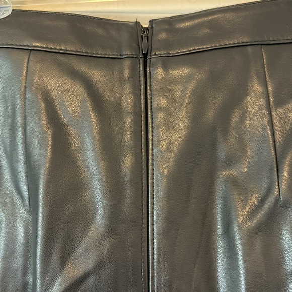 Loft mini a line leather skirt. Lined. Sz 4 - Picture 6 of 7